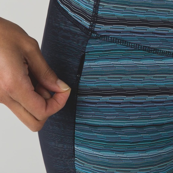 Lululemon Stop At Nothing Crop - Picture 3 of 6